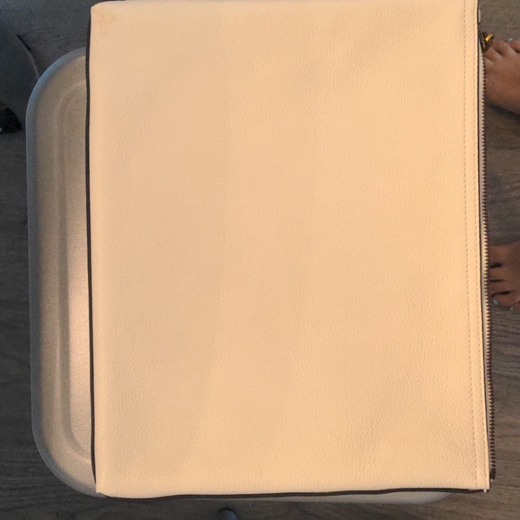 Gucci Portfolio Clutch - Picture 2 of 7